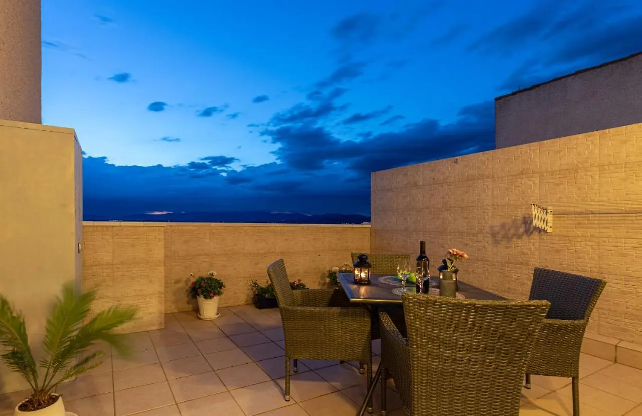 Apart-Rent Penthouse Port Grec 0160 Empuriabrava Apartman